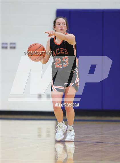 Thumbnail 1 in Amanda-Clearcreek @ Lakewood photogallery.