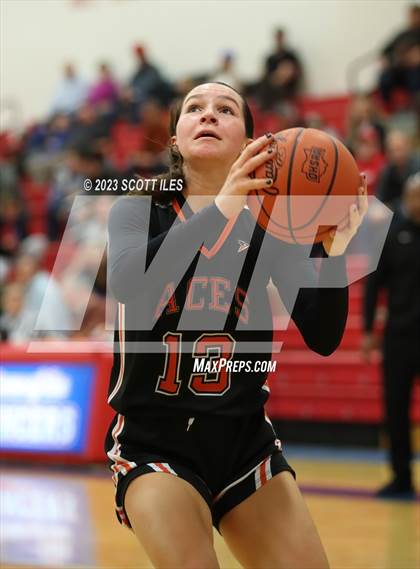 Thumbnail 3 in Amanda-Clearcreek @ Lakewood photogallery.