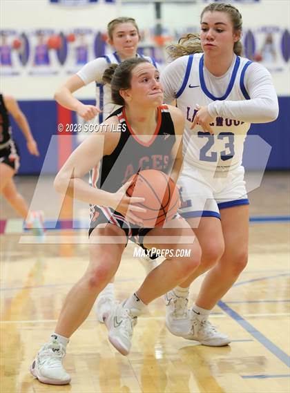 Thumbnail 1 in Amanda-Clearcreek @ Lakewood photogallery.