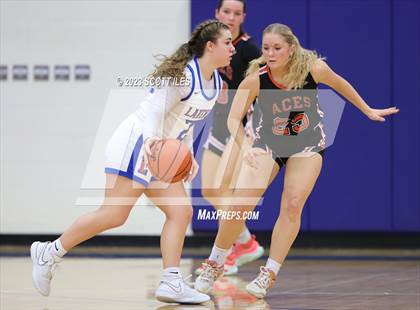 Thumbnail 2 in Amanda-Clearcreek @ Lakewood photogallery.