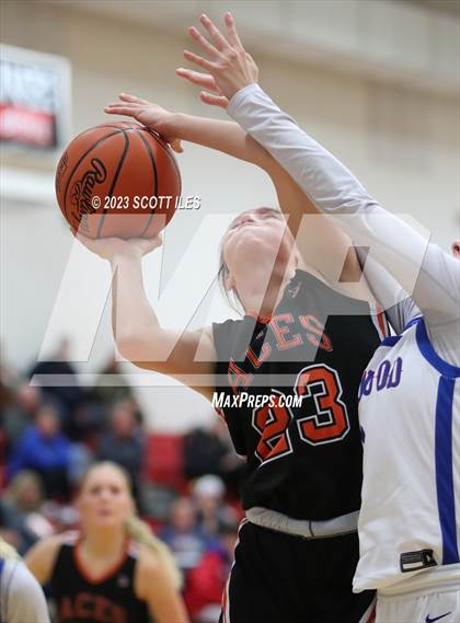 Thumbnail 1 in Amanda-Clearcreek @ Lakewood photogallery.