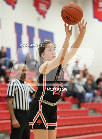 Thumbnail 3 in Amanda-Clearcreek @ Lakewood photogallery.