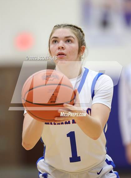 Thumbnail 3 in Amanda-Clearcreek @ Lakewood photogallery.