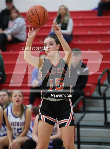 Thumbnail 3 in Amanda-Clearcreek @ Lakewood photogallery.