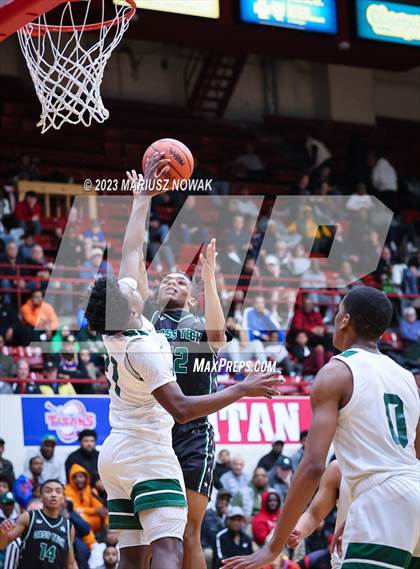 Thumbnail 3 in Huron vs Cass Tech (MHSAA D1 Quarter Final) photogallery.