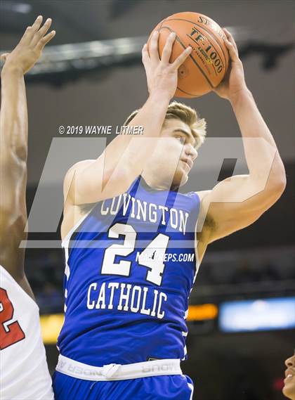Thumbnail 2 in Covington Catholic vs Newport (KHSAA Ninth Region) photogallery.