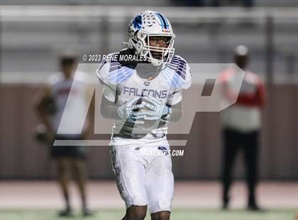 Thumbnail 2 in Crescenta Valley vs Burroughs photogallery.
