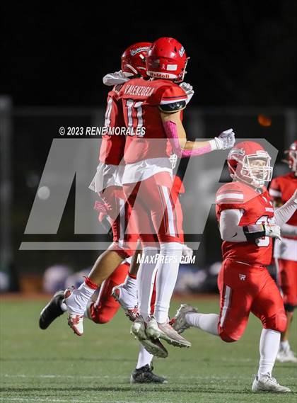 Thumbnail 2 in Crescenta Valley vs Burroughs photogallery.