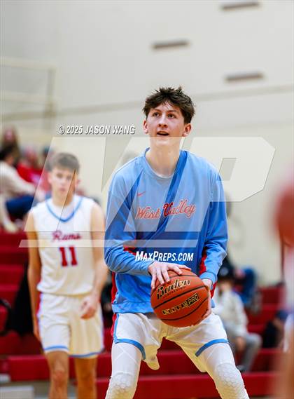 Thumbnail 3 in West Valley vs. Bellevue photogallery.