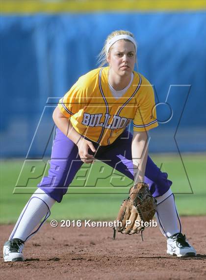 Thumbnail 3 in St. Charles Catholic vs Lutcher (SCC Jamboree) photogallery.