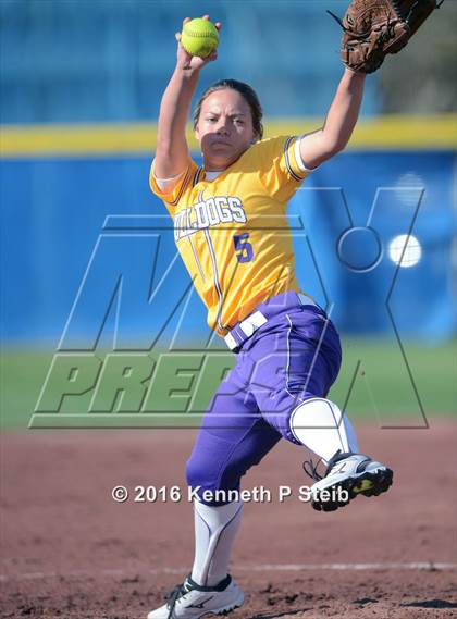 Thumbnail 2 in St. Charles Catholic vs Lutcher (SCC Jamboree) photogallery.