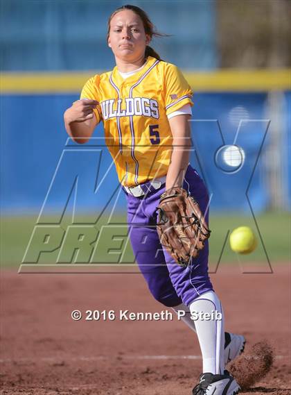 Thumbnail 3 in St. Charles Catholic vs Lutcher (SCC Jamboree) photogallery.