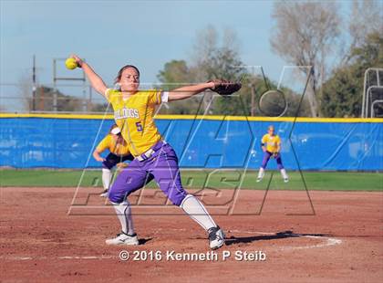 Thumbnail 1 in St. Charles Catholic vs Lutcher (SCC Jamboree) photogallery.