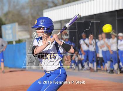 Thumbnail 3 in St. Charles Catholic vs Lutcher (SCC Jamboree) photogallery.