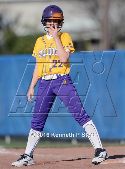 Thumbnail 1 in St. Charles Catholic vs Lutcher (SCC Jamboree) photogallery.