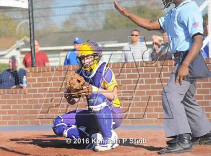 Thumbnail 3 in St. Charles Catholic vs Lutcher (SCC Jamboree) photogallery.