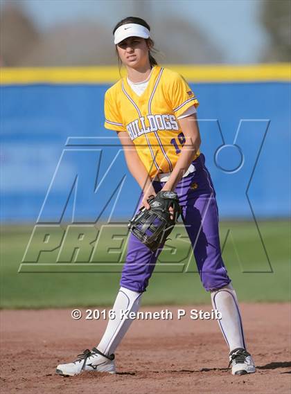 Thumbnail 2 in St. Charles Catholic vs Lutcher (SCC Jamboree) photogallery.