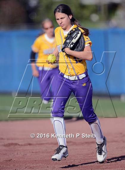 Thumbnail 3 in St. Charles Catholic vs Lutcher (SCC Jamboree) photogallery.