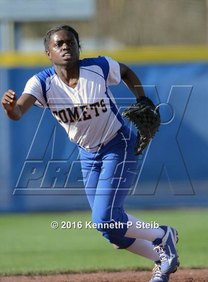 Thumbnail 2 in St. Charles Catholic vs Lutcher (SCC Jamboree) photogallery.