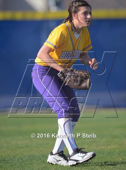 Thumbnail 3 in St. Charles Catholic vs Lutcher (SCC Jamboree) photogallery.