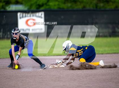 Thumbnail 3 in Sneads vs Altha (FHSAA 1A District 3 Final) photogallery.