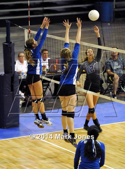 Thumbnail 1 in Red Rock vs. Northland Prep Academy (AIA D4 Playoff) photogallery.
