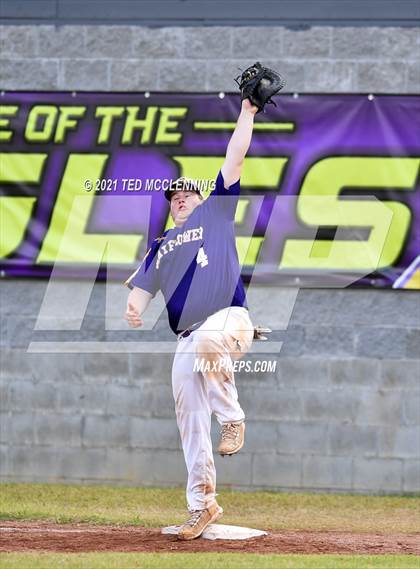 Thumbnail 2 in Mayflower vs Perryville (3A District) photogallery.