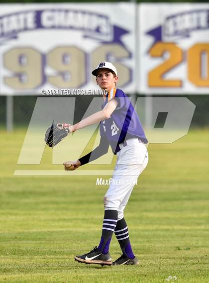 Thumbnail 3 in Mayflower vs Perryville (3A District) photogallery.