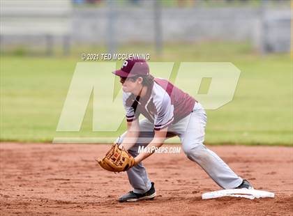 Thumbnail 2 in Mayflower vs Perryville (3A District) photogallery.