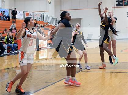 Thumbnail 2 in Grand Saline vs Malakoff photogallery.