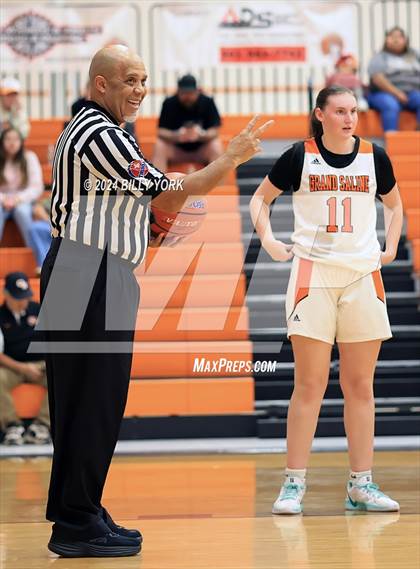 Thumbnail 3 in Grand Saline vs Malakoff photogallery.
