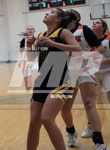 Thumbnail 3 in Grand Saline vs Malakoff photogallery.