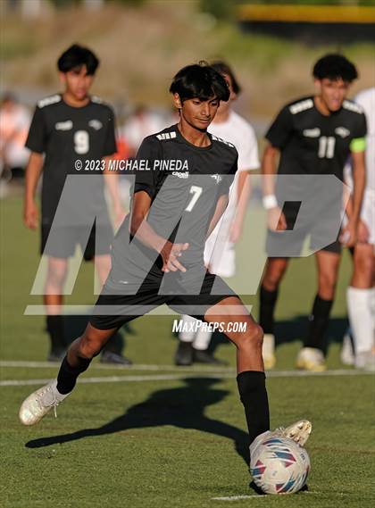 Thumbnail 2 in Capistrano Valley Christian vs Fairmont Prep photogallery.