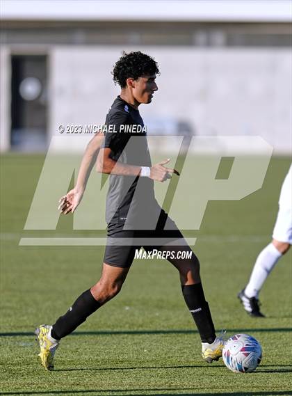 Thumbnail 2 in Capistrano Valley Christian vs Fairmont Prep photogallery.