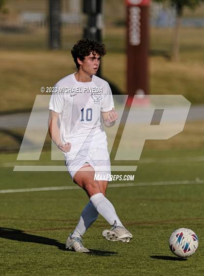 Thumbnail 2 in Capistrano Valley Christian vs Fairmont Prep photogallery.