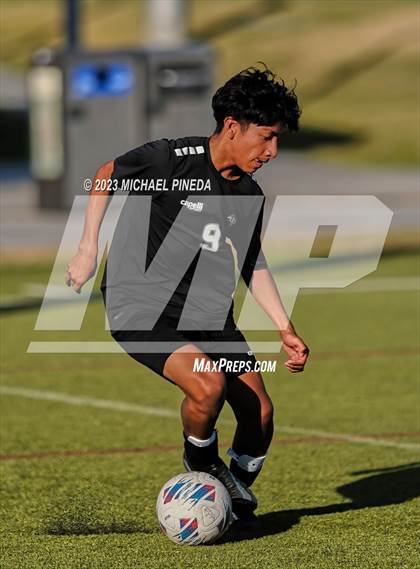 Thumbnail 3 in Capistrano Valley Christian vs Fairmont Prep photogallery.