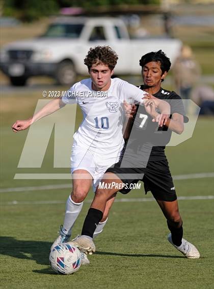 Thumbnail 2 in Capistrano Valley Christian vs Fairmont Prep photogallery.