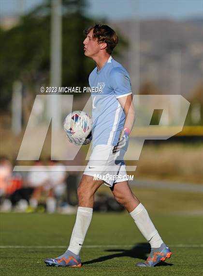 Thumbnail 2 in Capistrano Valley Christian vs Fairmont Prep photogallery.