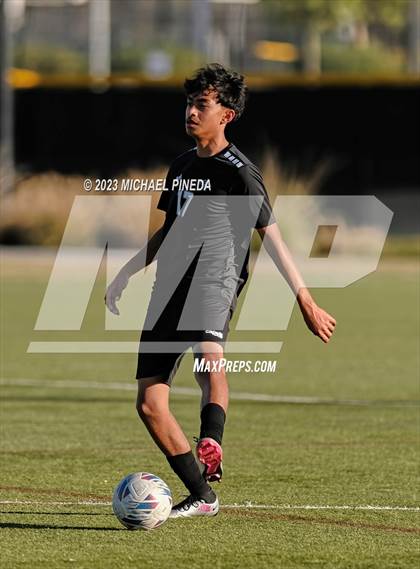 Thumbnail 2 in Capistrano Valley Christian vs Fairmont Prep photogallery.