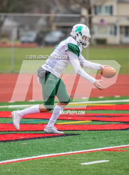 Thumbnail 2 in Maloney @ Conard photogallery.