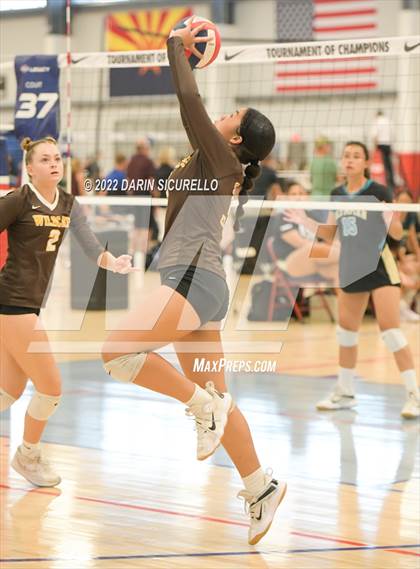 Thumbnail 3 in El Camino vs. Olympian (Nike TOC Southwest) photogallery.