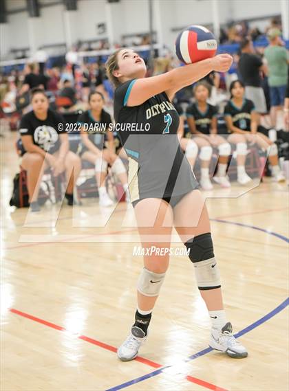 Thumbnail 2 in El Camino vs. Olympian (Nike TOC Southwest) photogallery.
