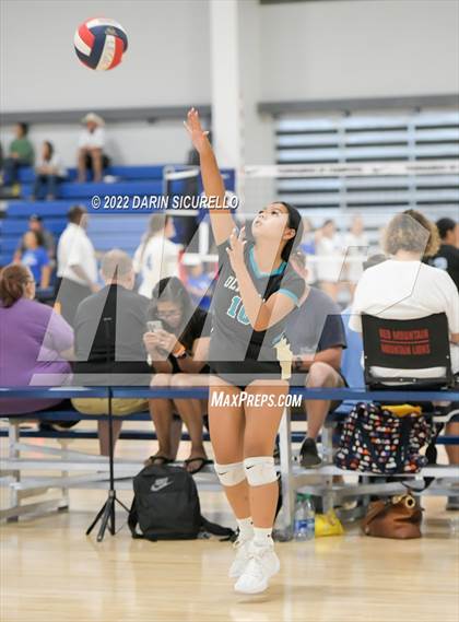Thumbnail 2 in El Camino vs. Olympian (Nike TOC Southwest) photogallery.
