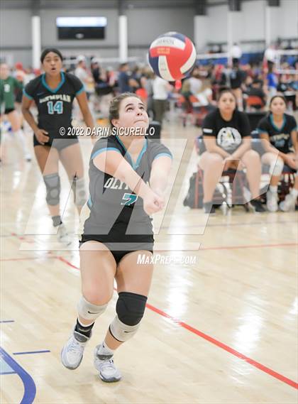 Thumbnail 1 in El Camino vs. Olympian (Nike TOC Southwest) photogallery.