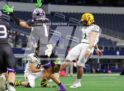 Thumbnail 2 in Loraine vs. Benjamin (UIL 1A Six-Man Division II Final) photogallery.