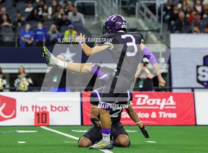 Thumbnail 1 in Loraine vs. Benjamin (UIL 1A Six-Man Division II Final) photogallery.