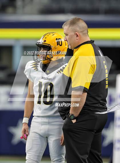 Thumbnail 3 in Loraine vs. Benjamin (UIL 1A Six-Man Division II Final) photogallery.