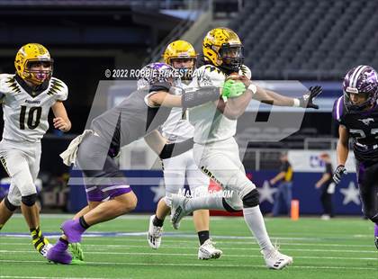 Thumbnail 1 in Loraine vs. Benjamin (UIL 1A Six-Man Division II Final) photogallery.