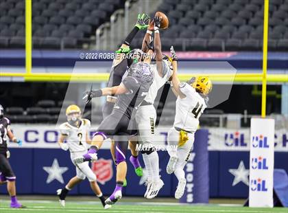 Thumbnail 3 in Loraine vs. Benjamin (UIL 1A Six-Man Division II Final) photogallery.