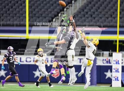 Thumbnail 1 in Loraine vs. Benjamin (UIL 1A Six-Man Division II Final) photogallery.